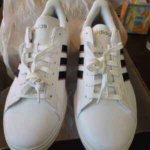 NWB Adidas Grand Court 2.0 size 11.5